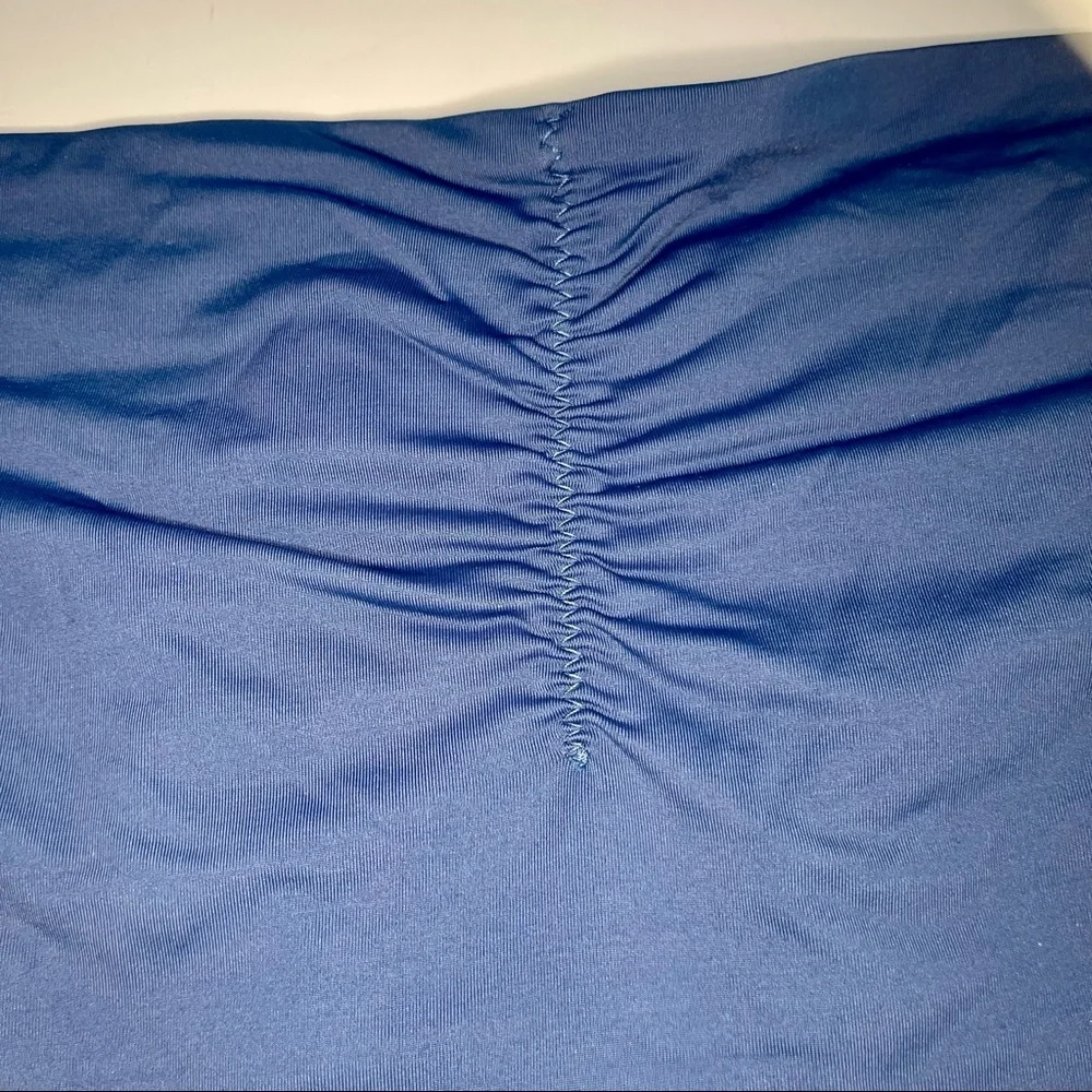BECCA hipster shirred back bikini bottom ๐ - Picture 8 of 9